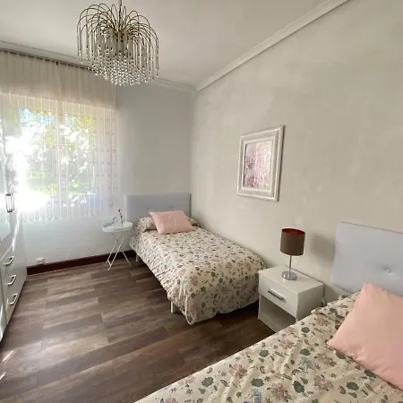 Nyaraló Bajo Con Terraza A 5 Min De La Playa